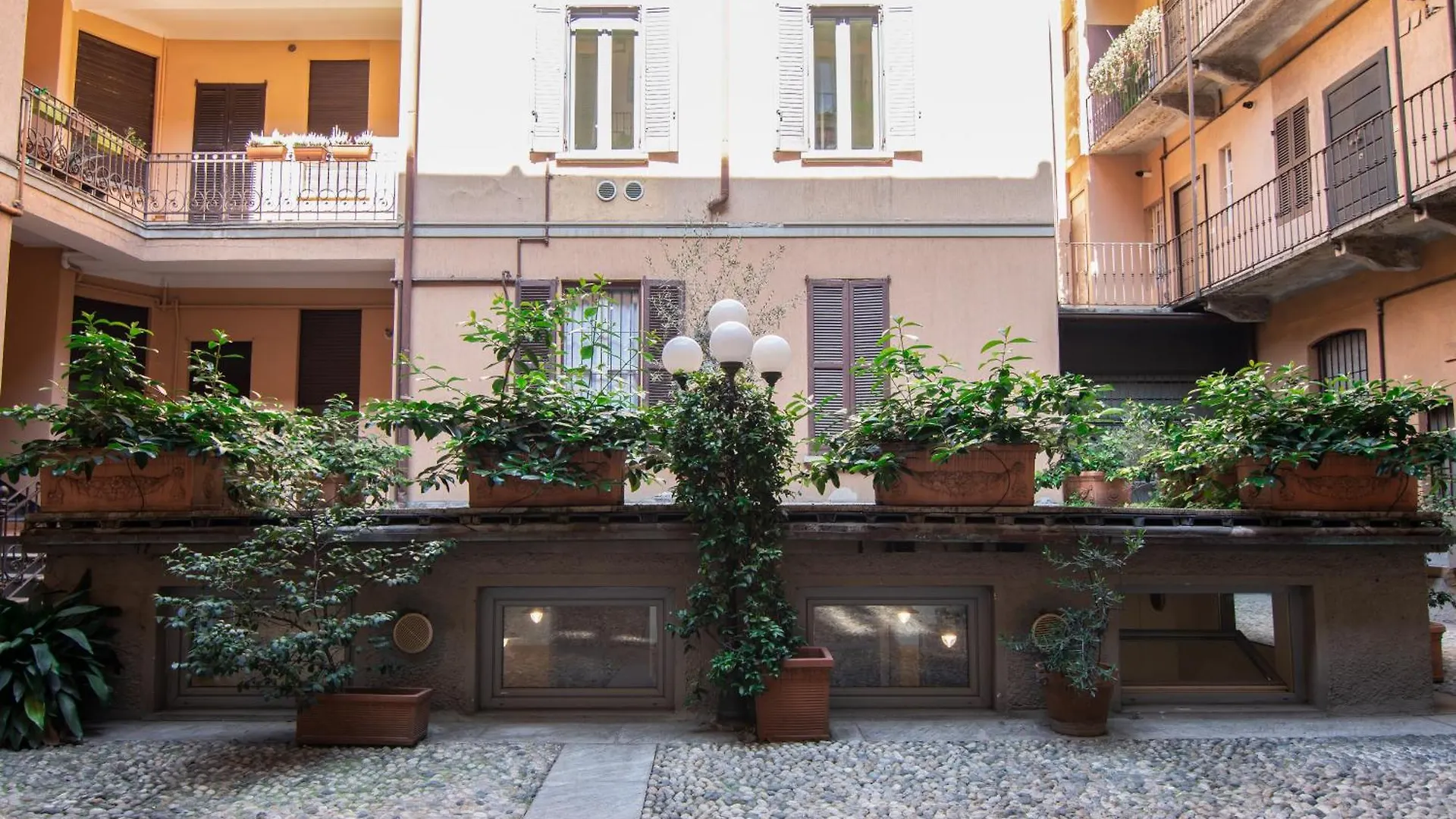 Soppalchino In Via Savona Apartment Milan